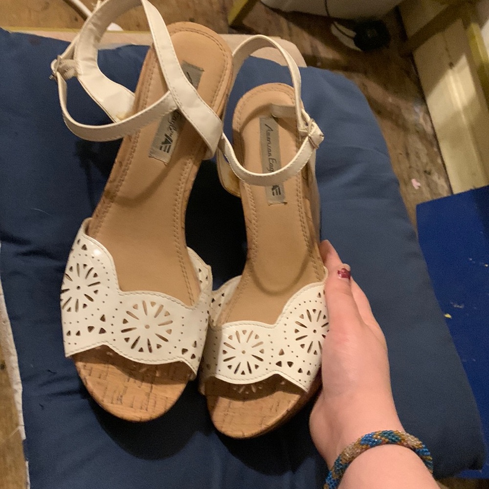 Cute pumps , nice for church or a simple first date :)